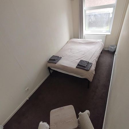 Homestay Near A Station And Park Birmingham Bagian luar foto