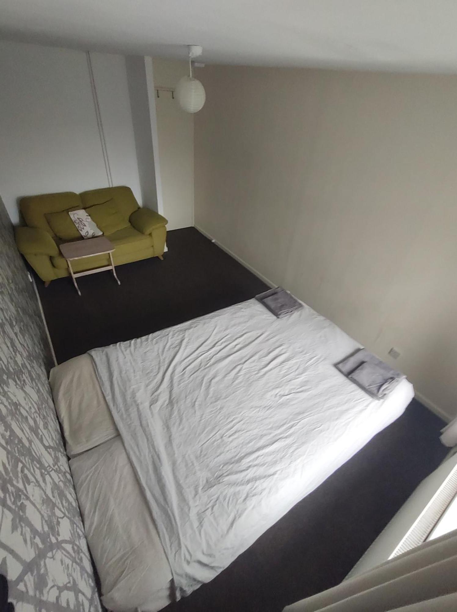 Homestay Near A Station And Park Birmingham Bagian luar foto