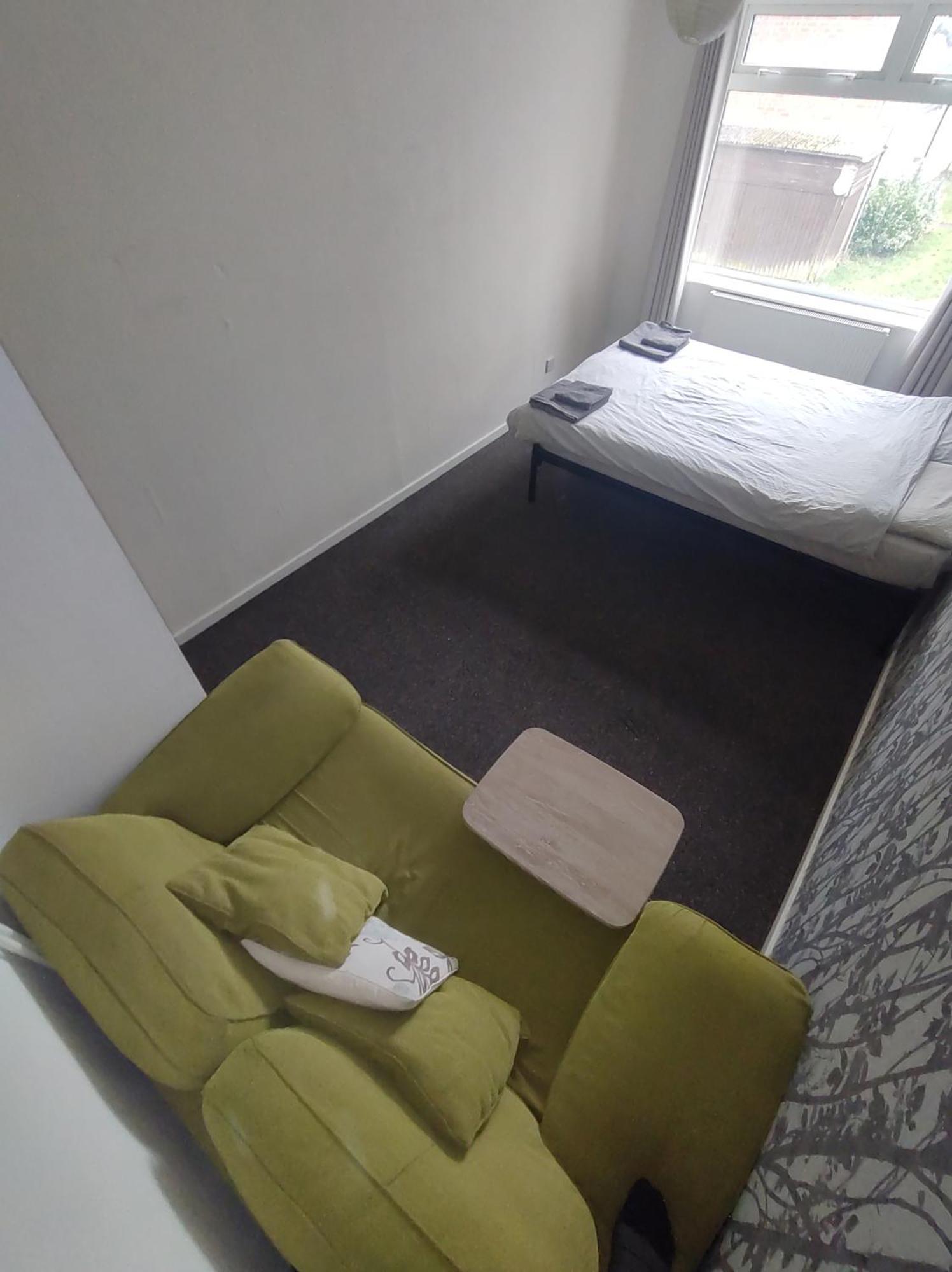 Homestay Near A Station And Park Birmingham Bagian luar foto